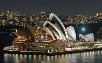 Достопримечательность Сиднея - оперный театр